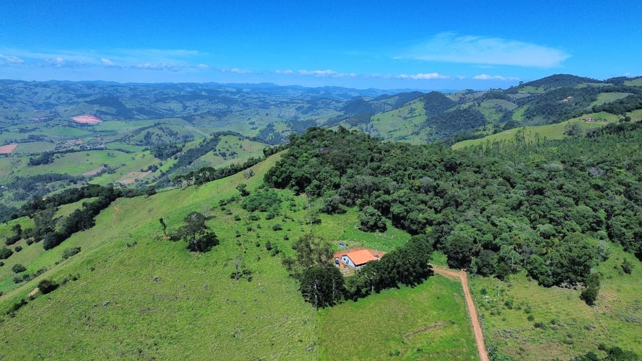 🏡 Lindo Sitío a venda em Cambuí – Serra do Cabral | 24.200m² de área total