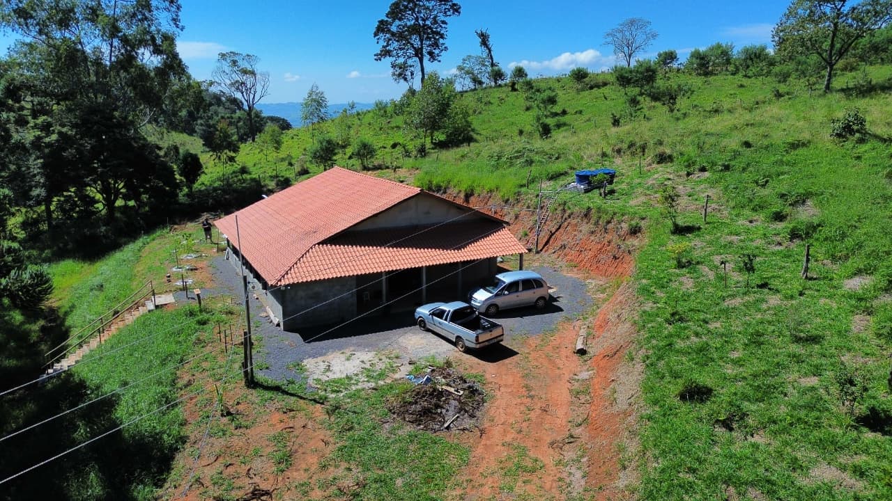 🏡 Lindo Sitío a venda em Cambuí – Serra do Cabral | 24.200m² de área total