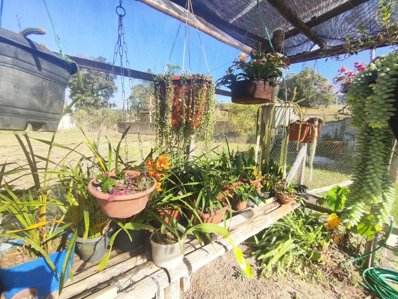 ✨ CHÁCARA EXCLUSIVA À VENDA – ALTO PADRÃO ✨ 📍 Extrema /MG📐 Área total: 5.069 m² 🏗️ Área construída: 400 m² 📄 Documentação: Escritura ✔️ 🪑 Venda: Porteira fechada