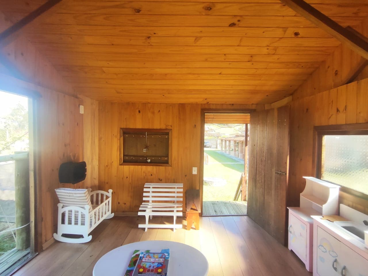 ✨ CHÁCARA EXCLUSIVA À VENDA – ALTO PADRÃO ✨ 📍 Extrema /MG📐 Área total: 5.069 m² 🏗️ Área construída: 400 m² 📄 Documentação: Escritura ✔️ 🪑 Venda: Porteira fechada
