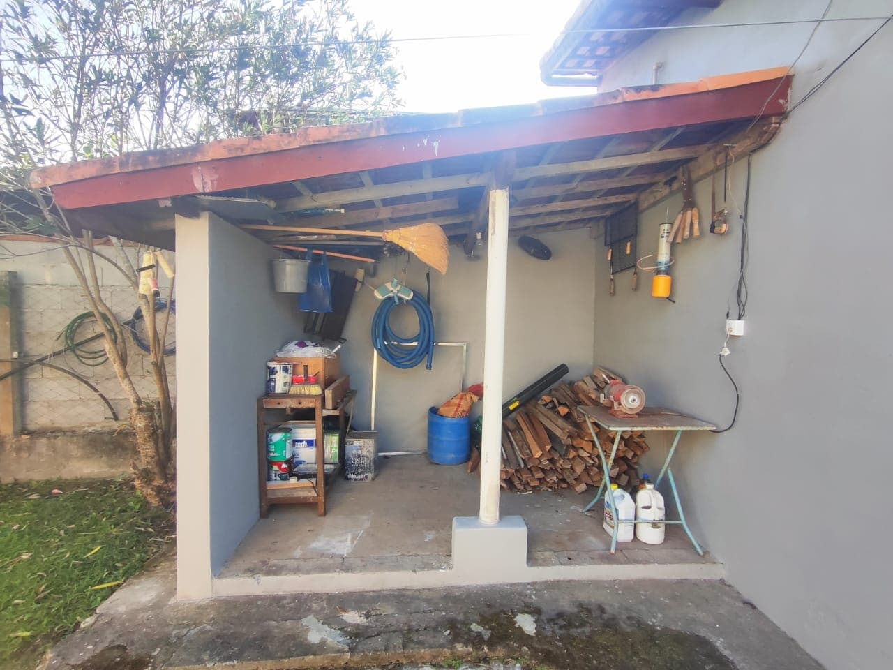 ✨ CHÁCARA EXCLUSIVA À VENDA – ALTO PADRÃO ✨ 📍 Extrema /MG📐 Área total: 5.069 m² 🏗️ Área construída: 400 m² 📄 Documentação: Escritura ✔️ 🪑 Venda: Porteira fechada