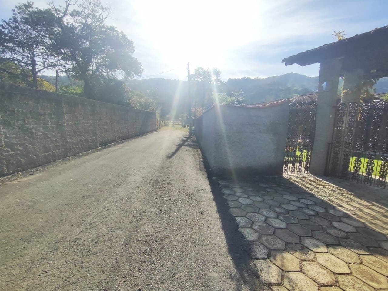 ✨ CHÁCARA EXCLUSIVA À VENDA – ALTO PADRÃO ✨ 📍 Extrema /MG📐 Área total: 5.069 m² 🏗️ Área construída: 400 m² 📄 Documentação: Escritura ✔️ 🪑 Venda: Porteira fechada