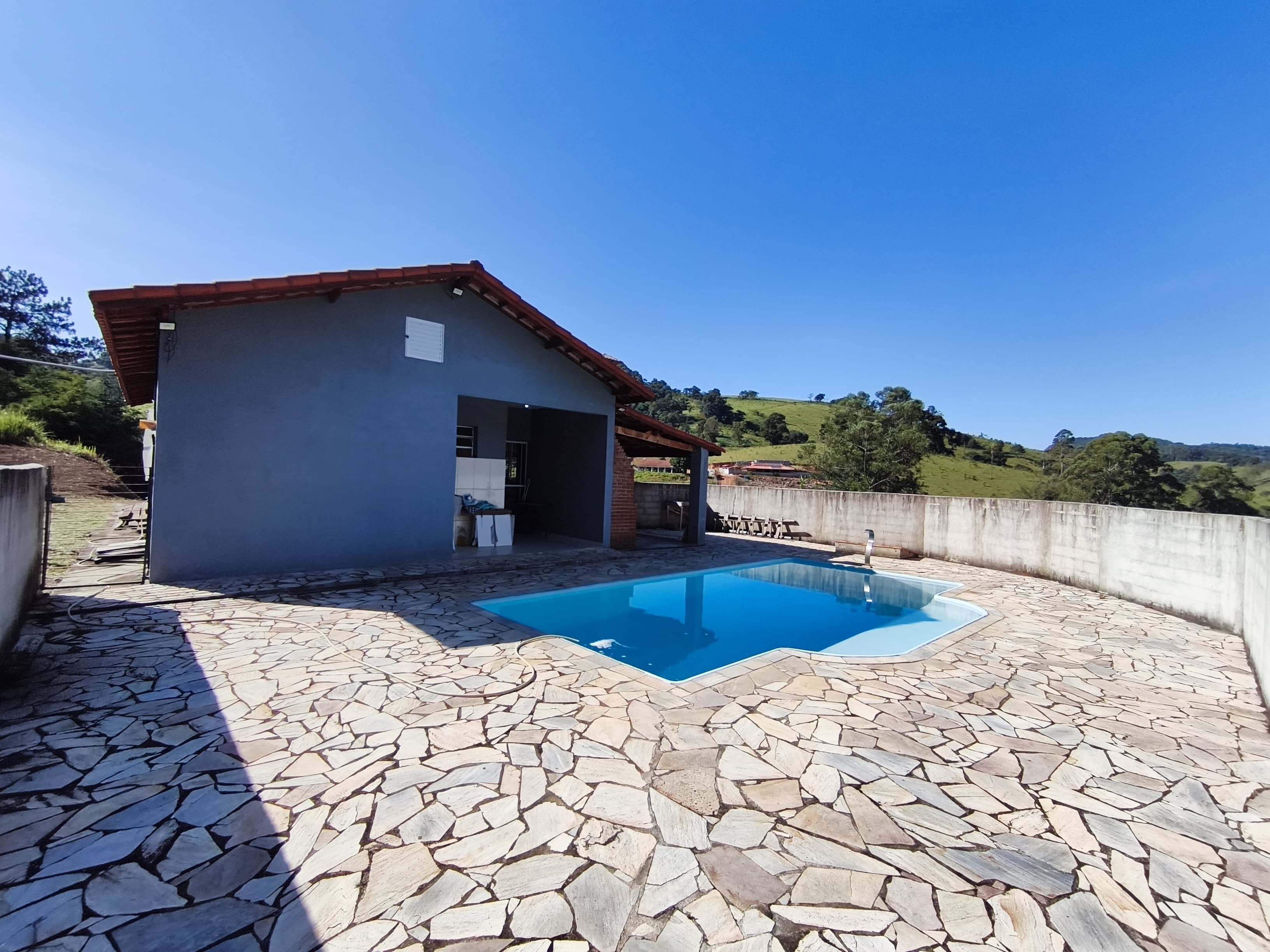 🌿🏡 CHÁCARA À VENDA EM TOLEDO – MG 🏡🌿🌳 Área total de 5.300 m²