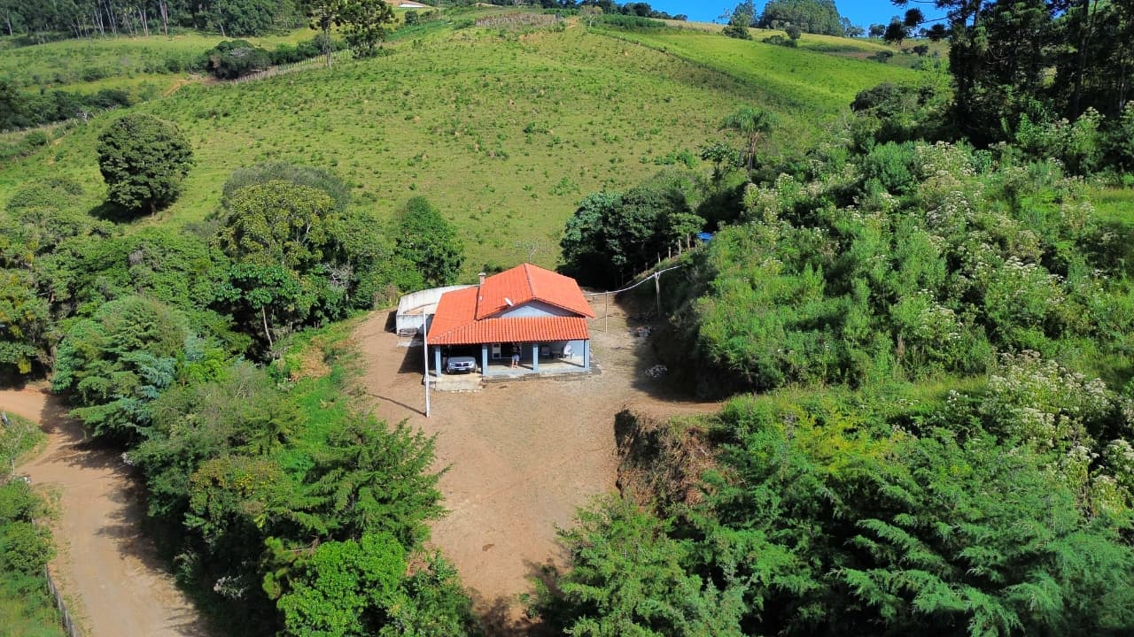 🌿🏡 CHÁCARA À VENDA EM TOLEDO – MG 🏡🌿🌳 Área total de 5.300 m²