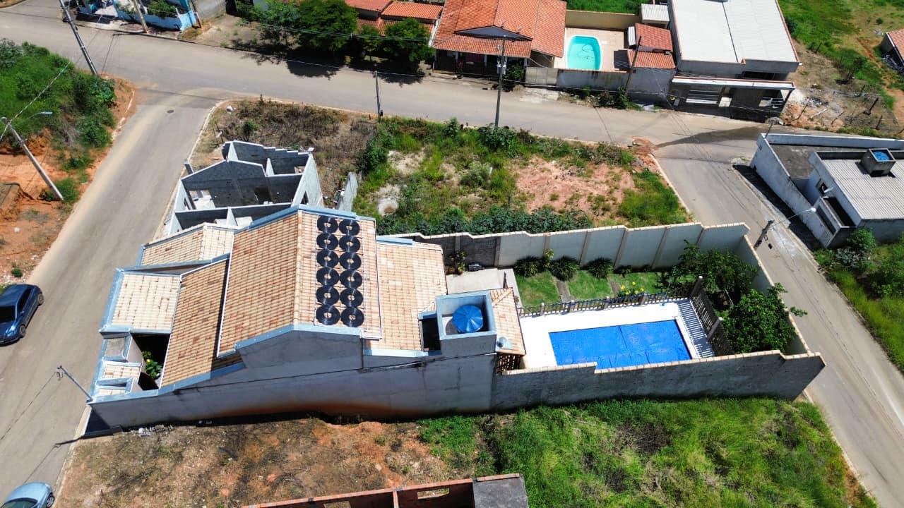 Oportunidade: Casa à Venda no Bairro dos Pereiras