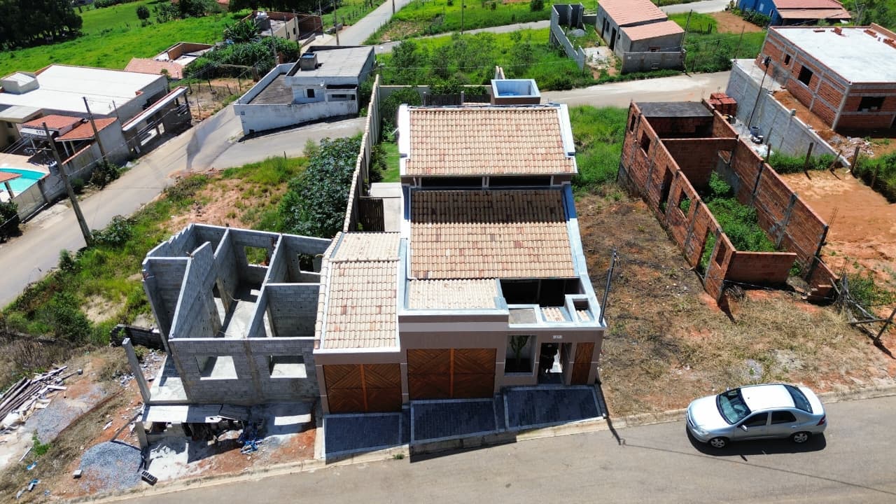 Oportunidade: Casa à Venda no Bairro dos Pereiras
