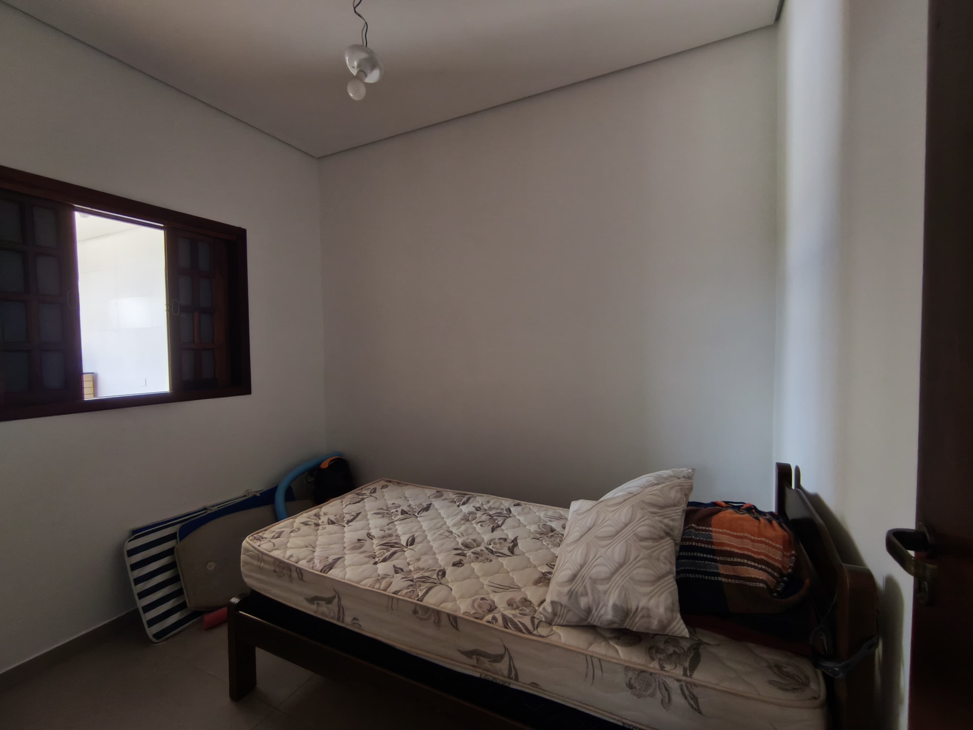 Oportunidade: Casa à Venda no Bairro dos Pereiras