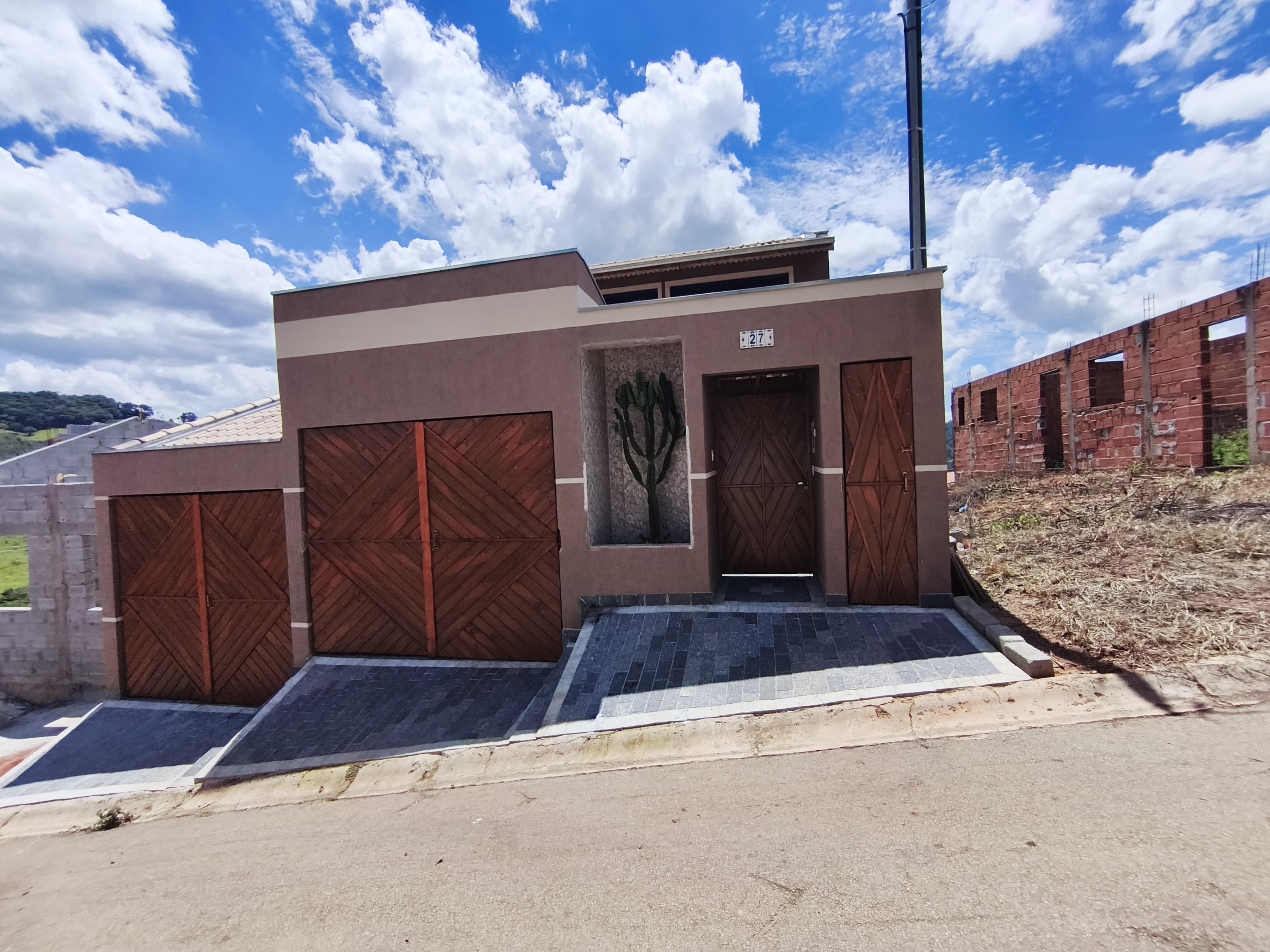 Oportunidade: Casa à Venda no Bairro dos Pereiras