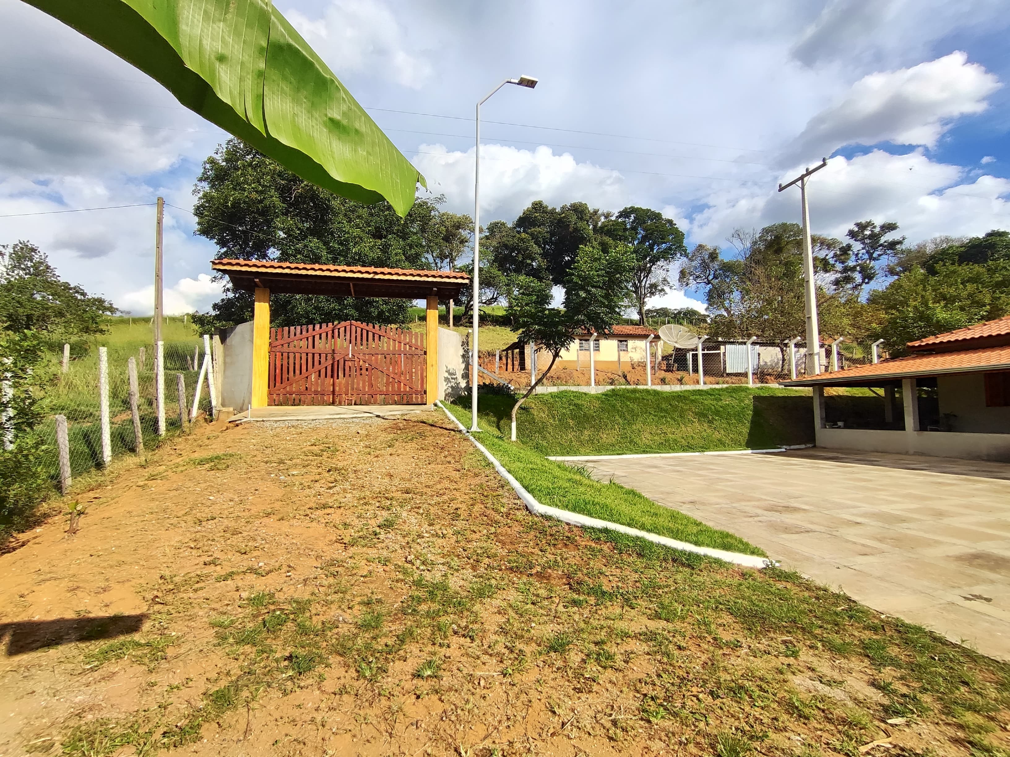 CHÁCARA À VENDA EM TOLEDO – MG
