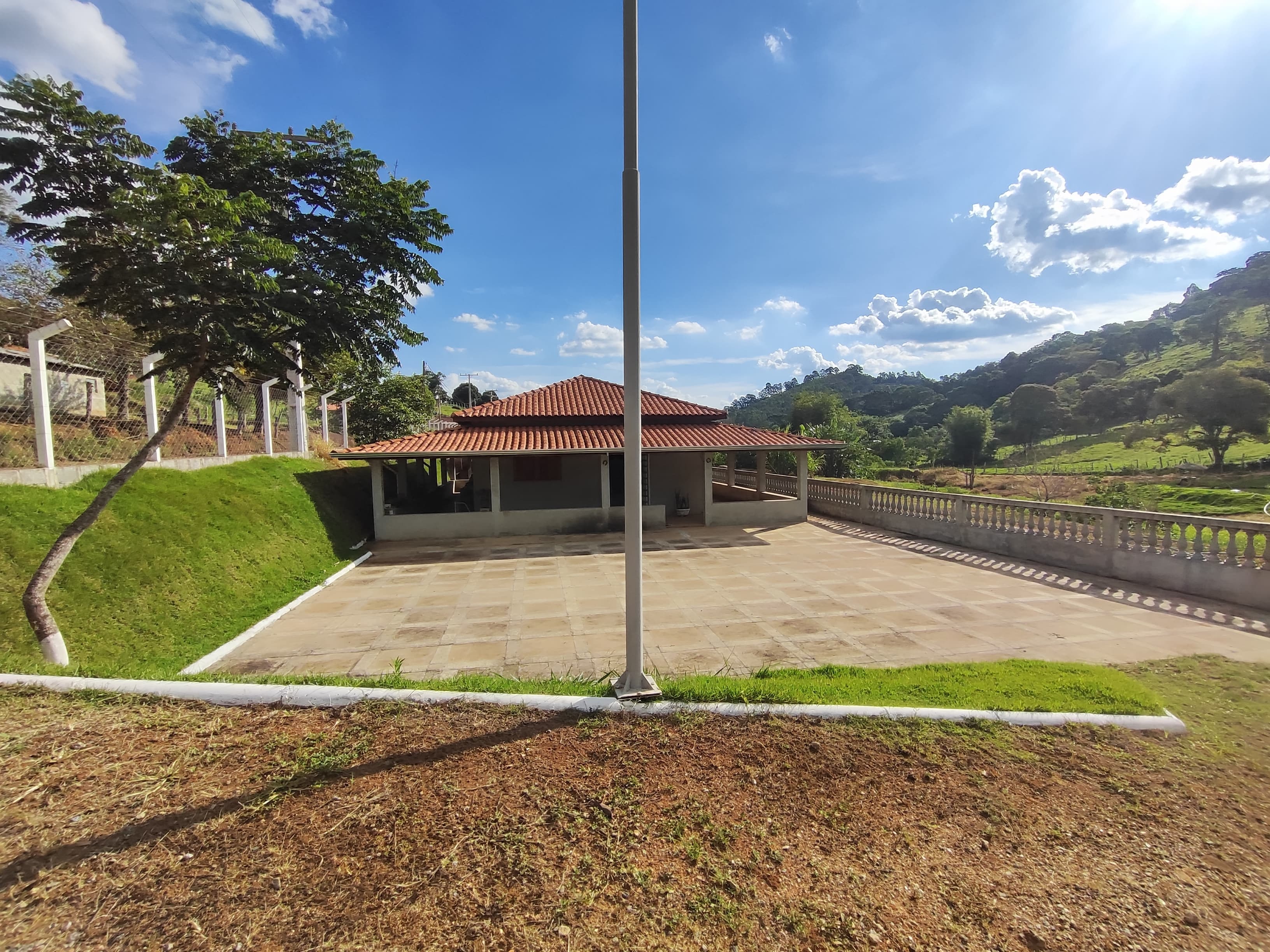 CHÁCARA À VENDA EM TOLEDO – MG