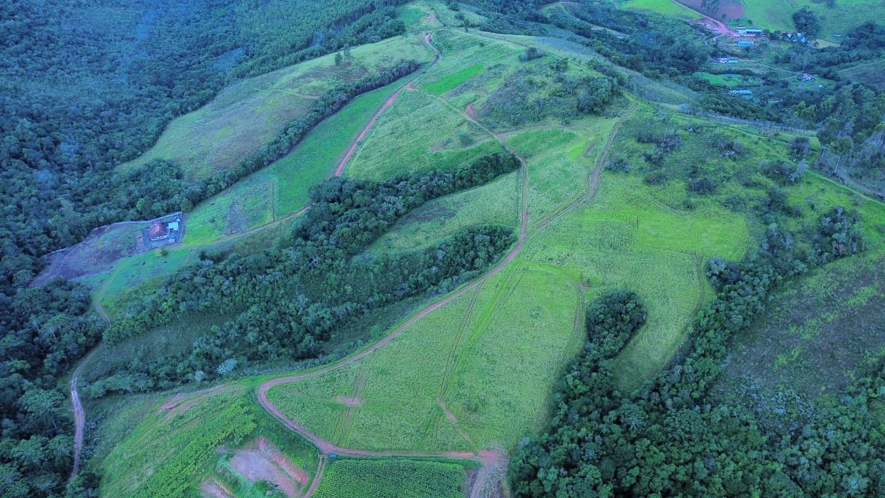 🌲✨ LANÇAMENTO – QUINTA DOS PINHAIS ✨🌲 🌿 Terrenos à venda de 20 mil mts em meio à natureza – perfeito para seu refúgio de fim de semana! 🏡