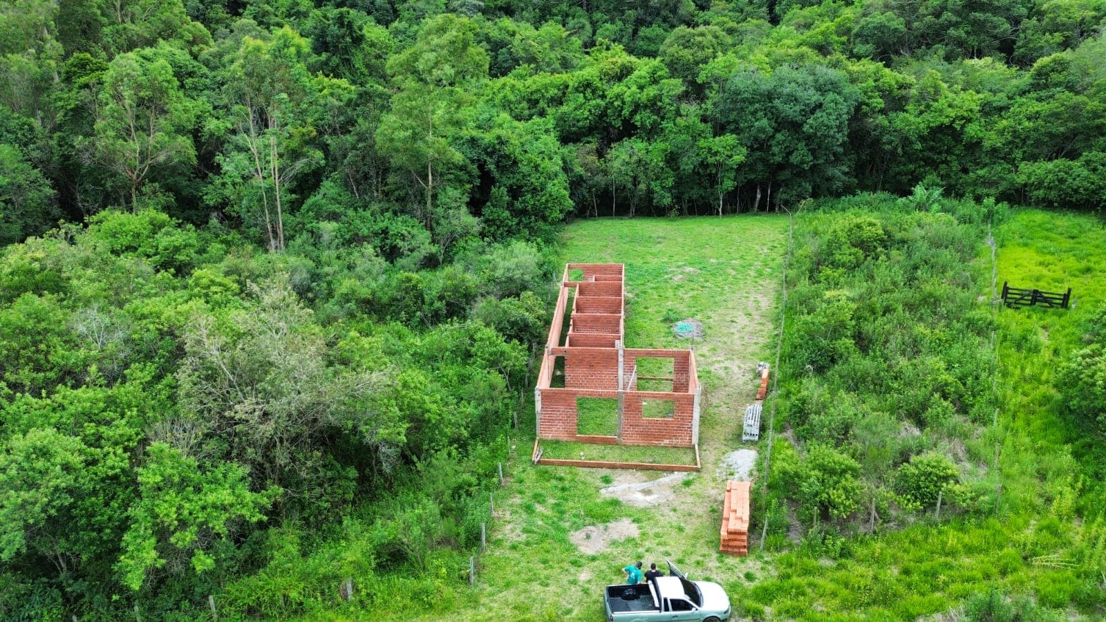 CHÁCARA À VENDA – MUNHOZ/MG 1000 mts