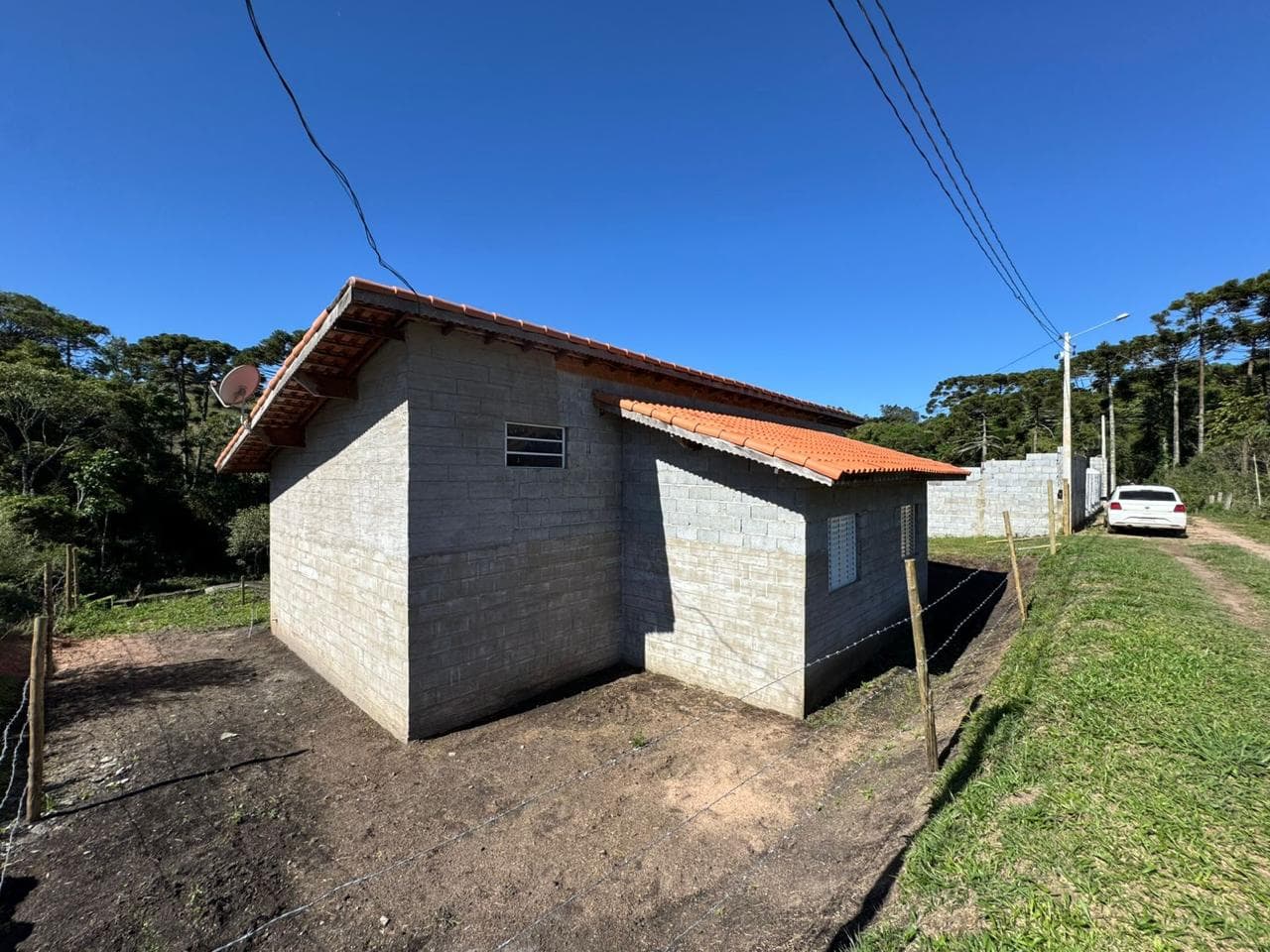 🌿 CHÁCARA À VENDA – TOLEDO/MG | VISTA INCRÍVEL E ÁGUA EM ABUNDÂNCIA 💧🌿 Área total: 1.025 m²
