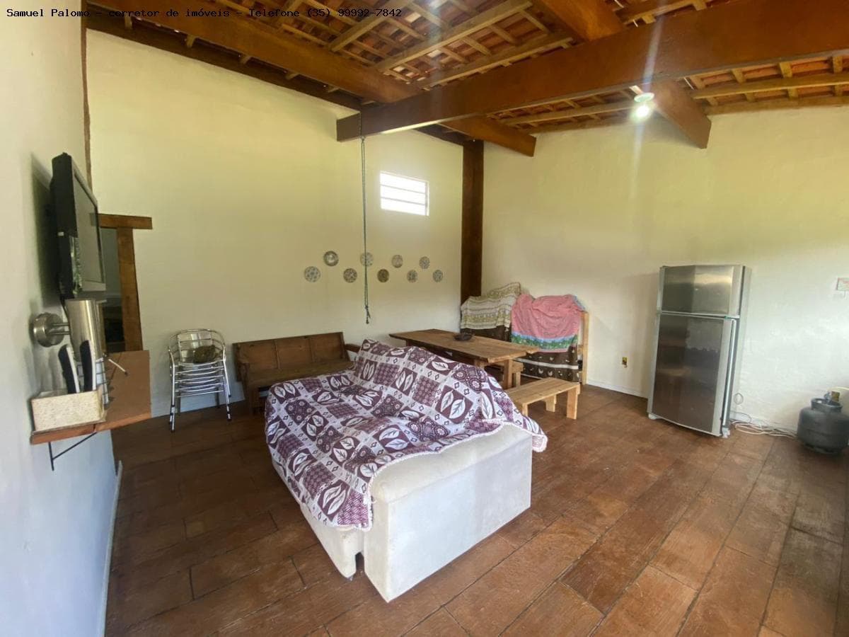 🌿 CHÁCARA À VENDA – TOLEDO/MG | VISTA INCRÍVEL E ÁGUA EM ABUNDÂNCIA 💧🌿 Área total: 1.025 m²