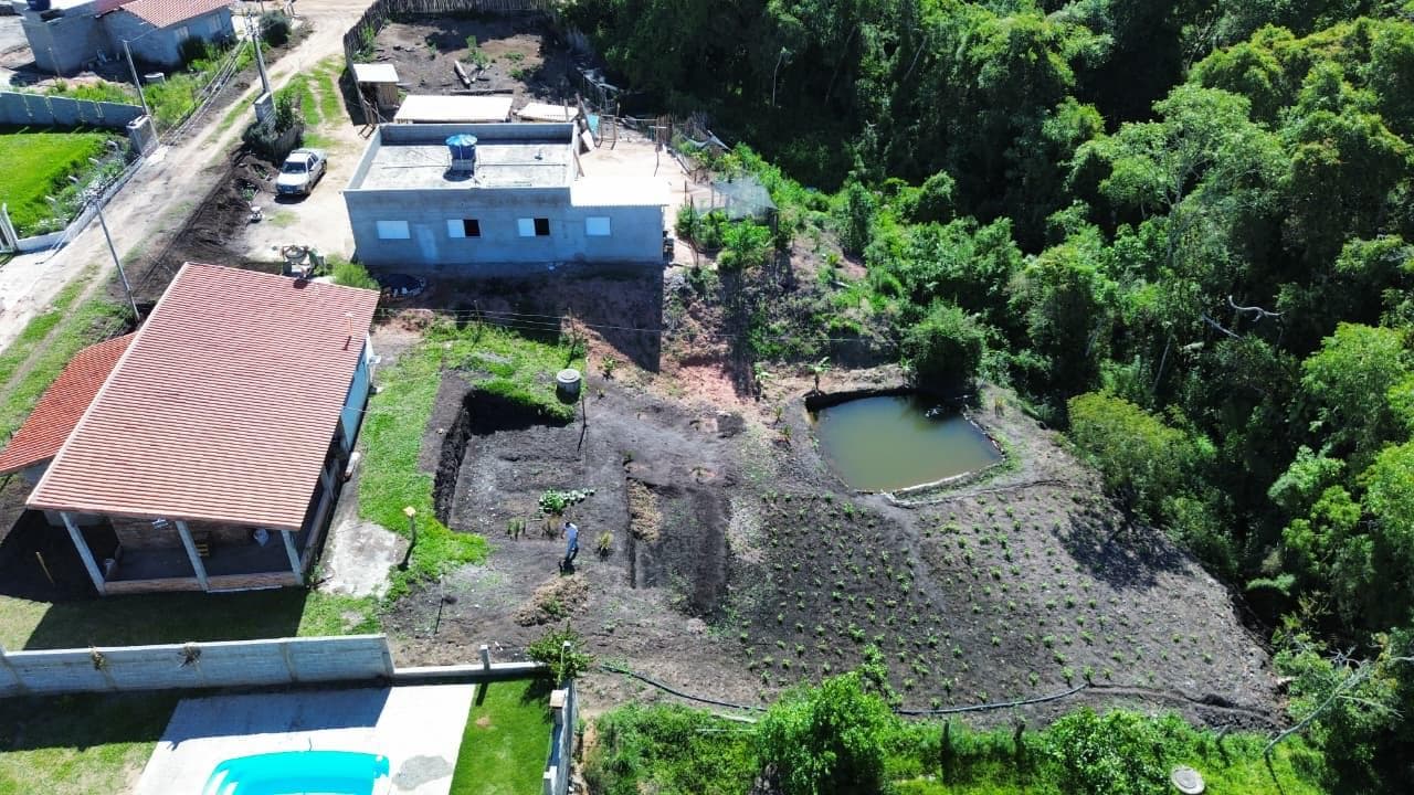 🌿 CHÁCARA À VENDA – TOLEDO/MG | VISTA INCRÍVEL E ÁGUA EM ABUNDÂNCIA 💧🌿 Área total: 1.025 m²