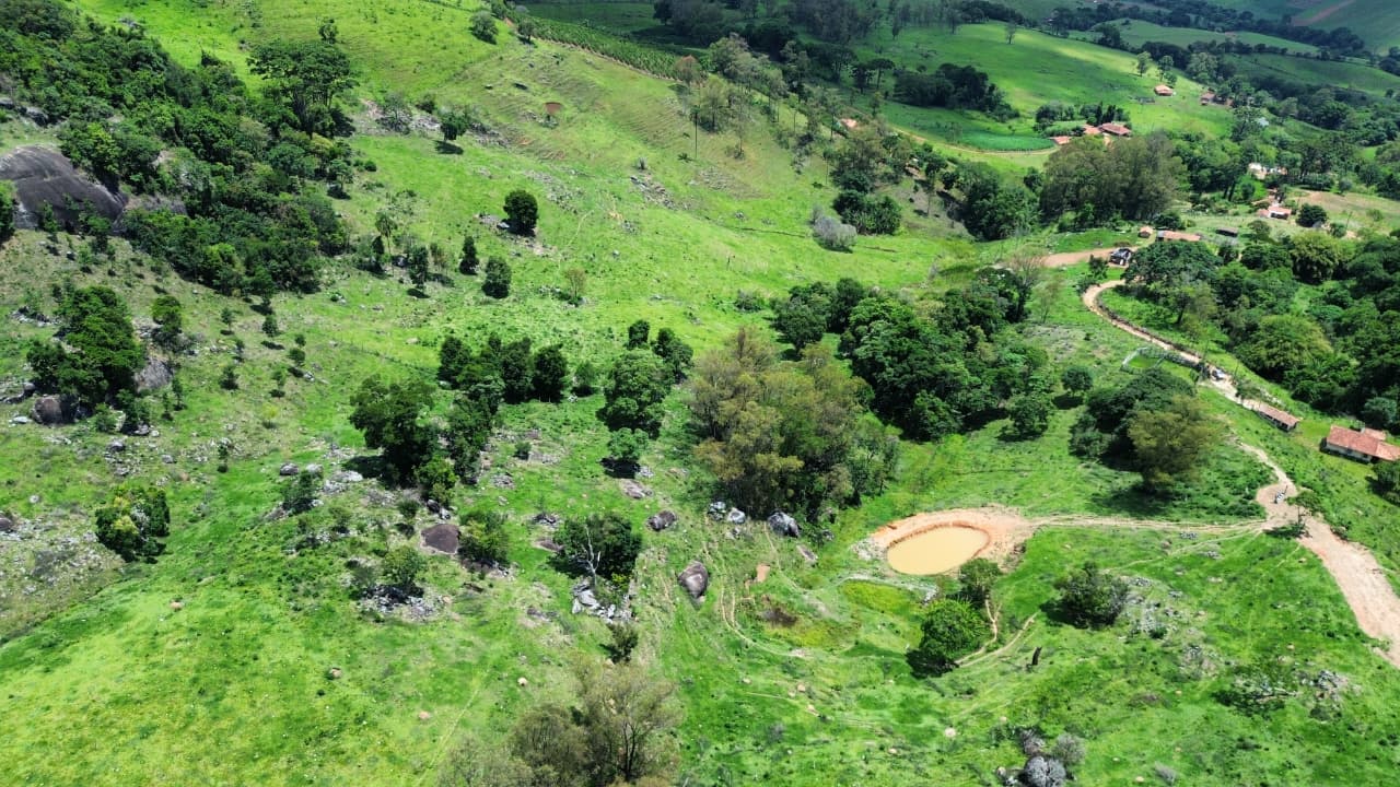 🌄 SÍTIO À VENDA – MUNHOZ/MG