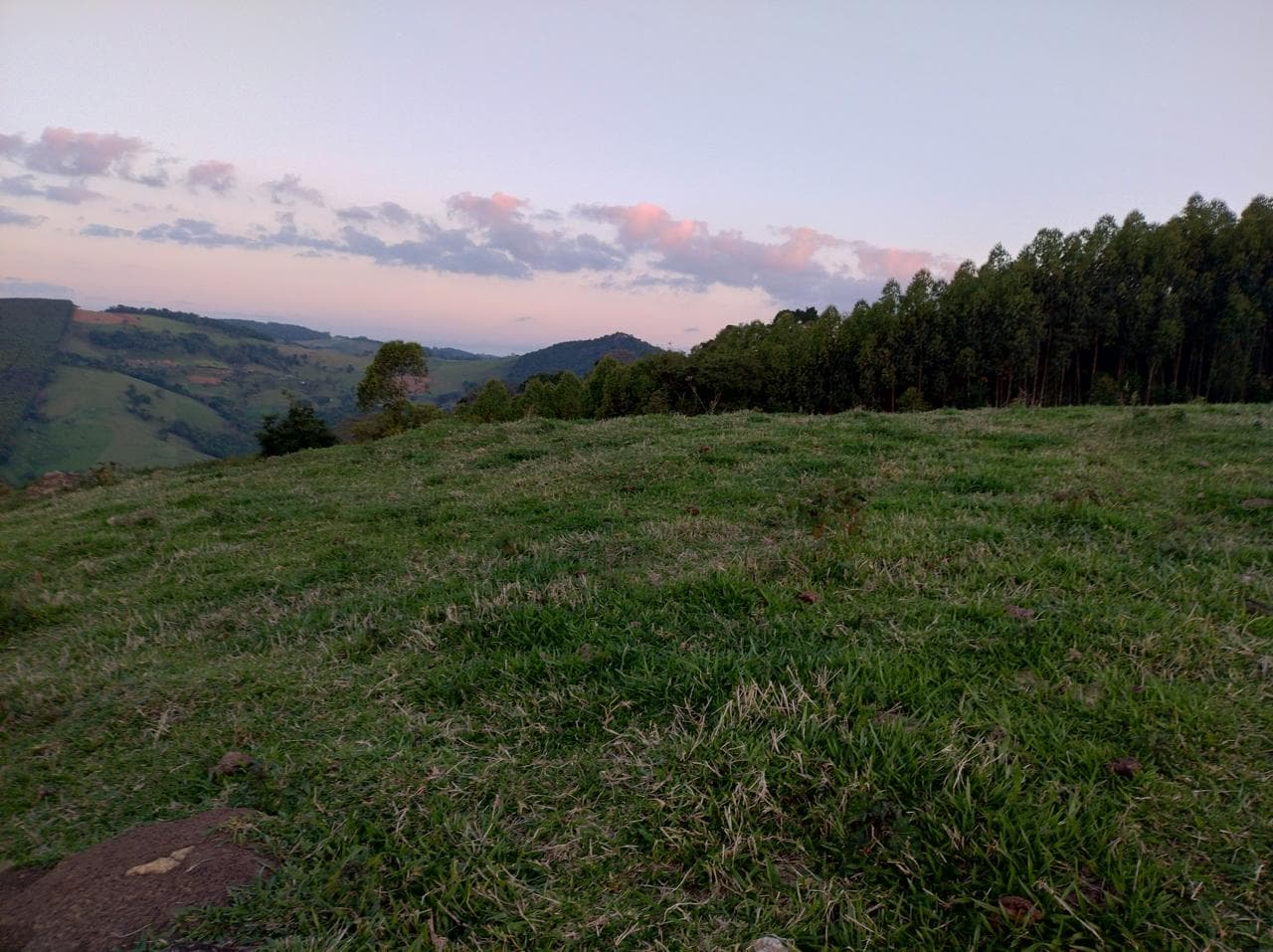 🌄 SÍTIO À VENDA – MUNHOZ/MG